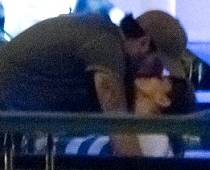 Eva Longorija pieķerta skūpstāmies ar Penelopes Krūzas brāli FOTO