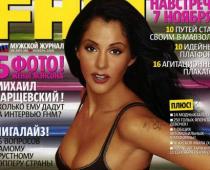 Pornozvaigzne Ļena Berkova kautrējusies izģērbties fotosesijai