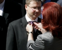 Dombrovskis, Kristovskis un Mūrniece, esot valdībā, kļūst aizvien bagātāki