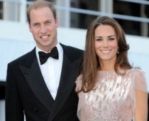 Princis Viljams ar sievu pirmo reizi pēc kāzām izgājuši sabiedrībā FOTO