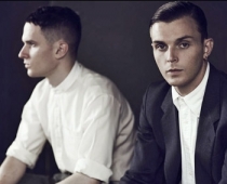 "Hurts" uzstāšanās Glāstonberijā pārspēj "U2", "Coldplay" un Beyonce