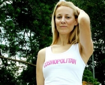 Seksīgākā Latvijas sieviete pasākumā Cosmopolitan Bikini Bash (VIPiTv VIDEO)