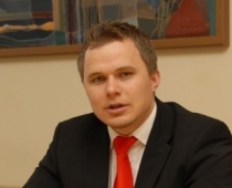 Galvanovskis Valmierā kavē lietu par krāpšanu ar bankas kredītiem