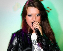Rassell sadarbībā ar dziedātāju Sabīni Berezinu piedāvā divus singlus