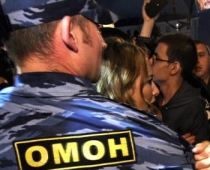 Kseniju Sobčaku arestē OMON darbinieki (FOTO+VIDEO)