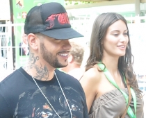Reperi Timati apsargā buldozers (FOTO)