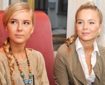 Simpātisko dvīņu māsu dzimšanas dienas stils (FOTO)