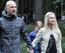 Jubalts uz Lady Gaga`s koncertu dodas ar sievu (pārīša FOTO)