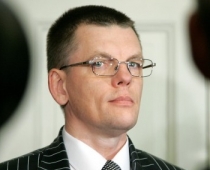 Vai Einars Repše iztiek, izpārdodot iedzīvi?