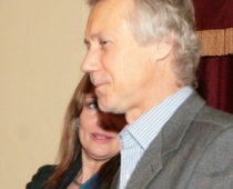 Aktrise Jančevska cenšas slēpt savu mīļoto