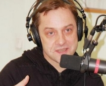 Normunds Pauniņš velta dziesmu savai mātei