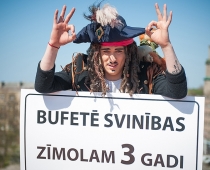 Zīmols Red Sun Buffet atzīmē 3 gadus ar jaunu suvenīru līniju