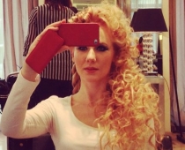 Diana Moon atkaļ kļuvusi par gaišmati