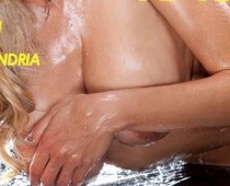 Basketbolista Sanda Valtera bijusī sieva pilnīgi kaila - FOTO