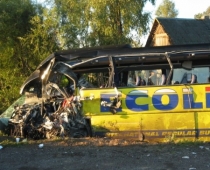 Autobusa Rīga-Maskava smagās autokatastrofas JAUNĀKIE EKSKLUZĪVIE FOTO/VIDEO. Brīdinām, ļoti nepatīkami skati!