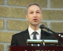Latviešu tautu aicina elektroniski parakstīties par tieslietu ministra Bordāna saglabāšanu amatā