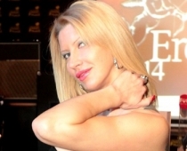 FOTO: Latviete Linda Vētra pilnībā izģērbjas! Erots 2014 galvenā zvaigzne ir mūsējā