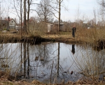 Divarpus gadus vecs puisēns noslīkst kaimiņu dīķī