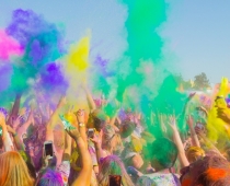 Laimē biļetes uz Holi krāsu festivālu
