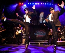 В впервые в Латвии выступят легендарные Chicago Blues Brothers