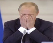 Vladimirs Žirinovskis Kremlī smīdina Vladimiru Putinu