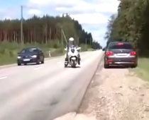 Smiltenē līgotāju BMW pieķer uz 157 km/h. VIDEO