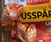 Nopērkot Ķekavas pusspārniņus var dabūt pretīga izskata putna galvu...