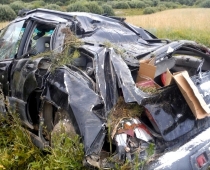 Kārtējā piedzērušu jauniešu autoavārija Ērgļos. Bojā gājis viens