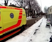 Šokējoši. Jēgu pārdzērušajai auklītei, kura pakļāva dzīvības riskam zīdaini, vien 50 eiro sods