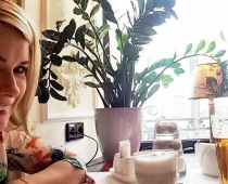 Skandalozā Liene Šomase sajūsmā par pašreizējām attiecībām ar kādu vīrieti