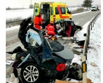 Šaušalīgā autokatastrofā bojā gājusi slavenību advokāta Saulveža Vārpiņa kundze, advokāte Gunita Pikmane