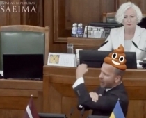 Alvis Hermanis: Ja rosļikovu nenoņems no trases, tad gaidiet tankus Rīgas ielās jau drīz