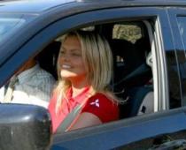 Linda LEEN pieķerta par agresīvu braukšanu