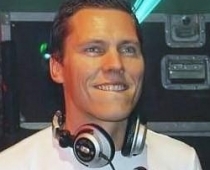 Klubu mūzikas zvaigzne DJ Tiesto gatavo šovu Baltijas faniem