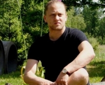 Eksfabrikants Chupes ieķīlā māju, lai uzsāktu prezervatīvu tirdzniecību