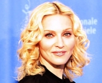 Madonna svin 50 gadu jubileju un grib adoptēt bērniņu