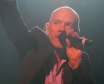 "R.E.M." koncerts Rīgā - labākais "Accelerate" turnejas ietvaros