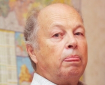 Alfrēds Rubiks sarunās ar sievietēm no uztraukuma svīst (foto)