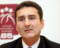 Vai Latvijas basketbola izlasi vada krāpnieks?