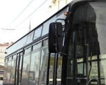 Jelgavā satiksmes autobusa avārijā cieš divas sievietes