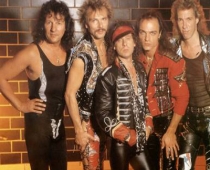 Scorpions ar orķestri mēģina līdz pusnaktij; Šovakar izsmalcināts koncerts