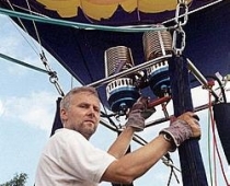 Kur Gunārs Dukšte kārto dabiskās vajadzības, lidojot 7-arpus stundas no vietas?