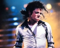 Maikls Džeksons strādā pie albuma, kurš tiks izlaists pēc viņa nāves