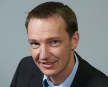 Žurnālistam Ivo Kiršblatam nepieciešama smaga galvas operācija, lai izdzīvotu