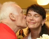 "Vecais kārumnieks" Jānis Anmanis (65) iemīlējies jaunā māksliniecē FOTO