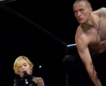 Madonna:" Man reiz bija dejotājs no Latvijas, vīrietis ar perfektu augumu" VIDEO