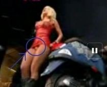 Ir vai nav Lady GaGai vīriešu dzimumloceklis( skandalozais VIDEO+ paparaci FOTO)