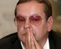 Rupjā runa Jānim Krūmiņam var maksāt krēslu