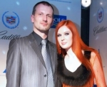 Modele Anna CINE tagad šķirtene