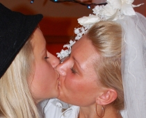 Ingrīdas ŪDRES kāzu dienā precas arī divas meitenes (FOTO)